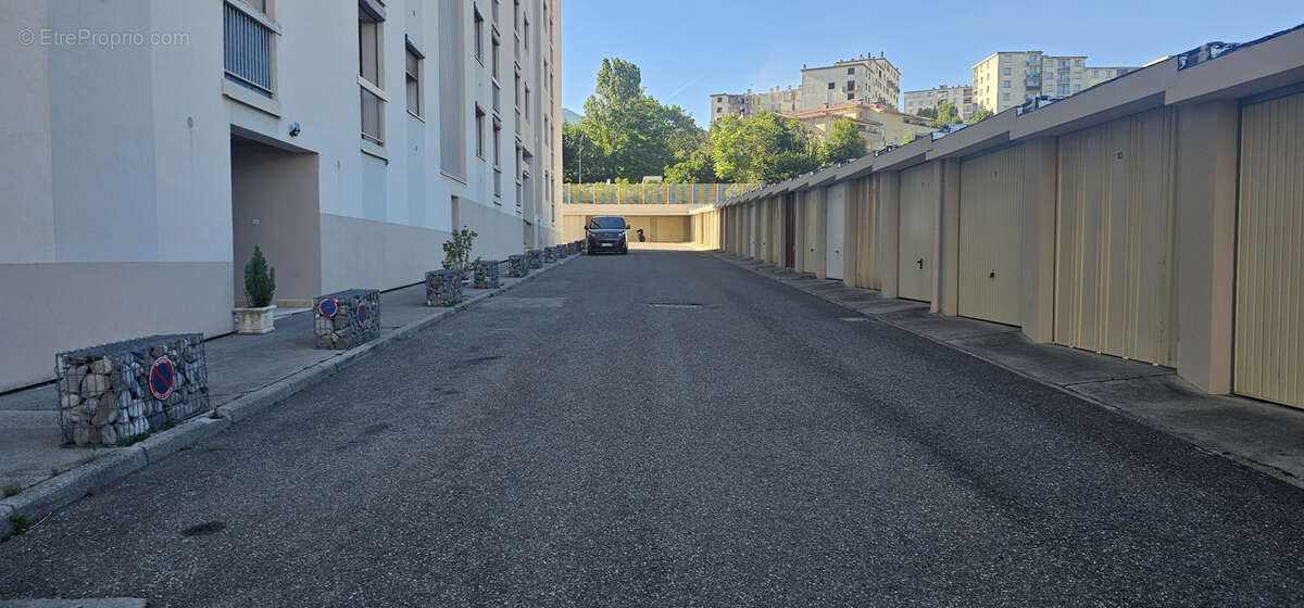 Appartement T4 avec garage, rue des silos à Gap - photo 10