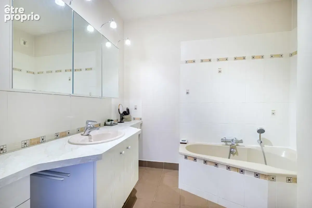 Appartement 4 pièces 108 m² à vendre à Bron (69500) - photo 10