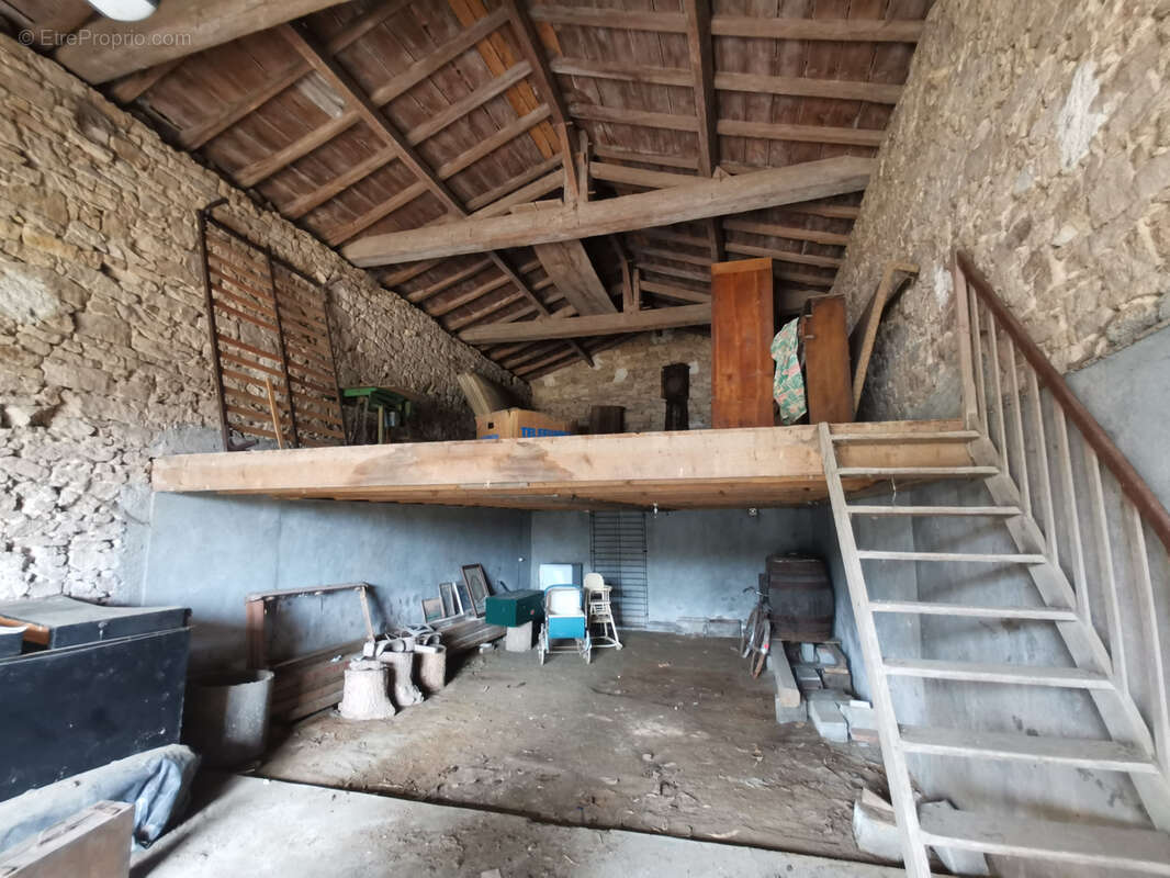 Maison à LES LANDES-GENUSSON