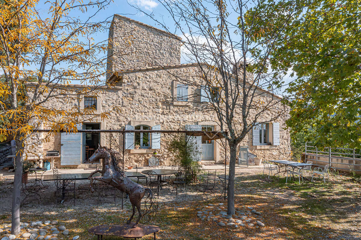 Maison à GREOUX-LES-BAINS