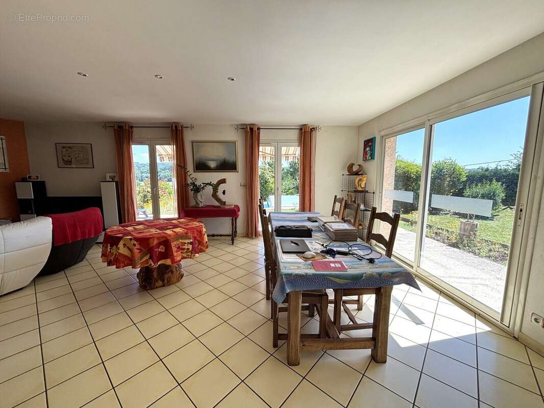 Maison 155 m² à Hauterives  - photo 4