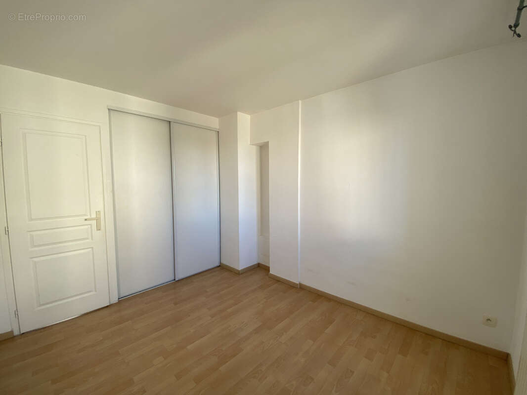 Appartement T2 place du foirail Tarbes - photo 4