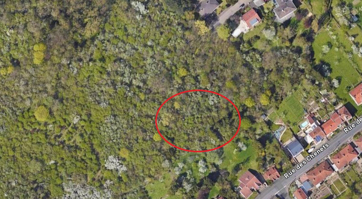 Terrain à LONGEVILLE-LES-METZ