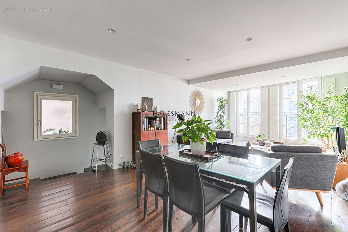 Appartement à PARIS-2E