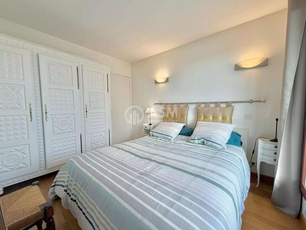 Appartement à COURBEVOIE