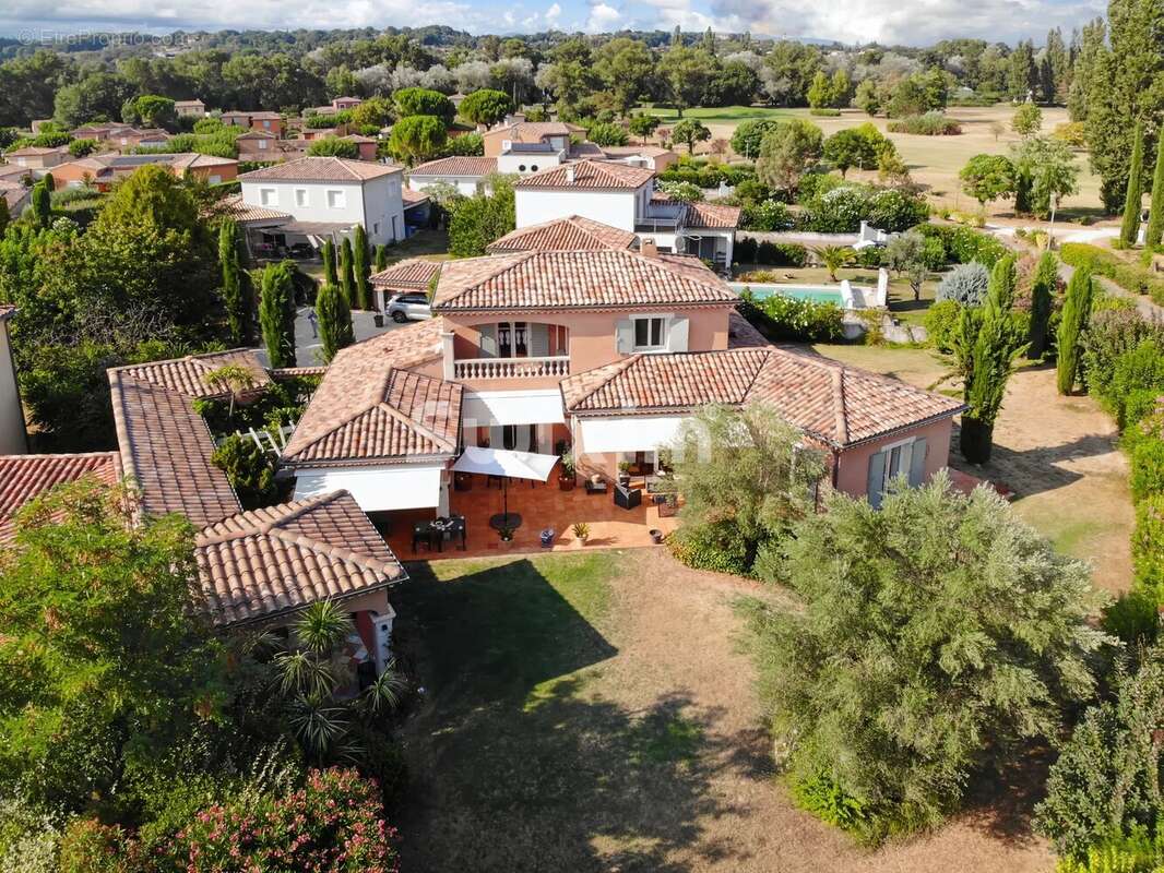 Villa d'exception de 205 m² dans le golf de la Valdaine - photo 2