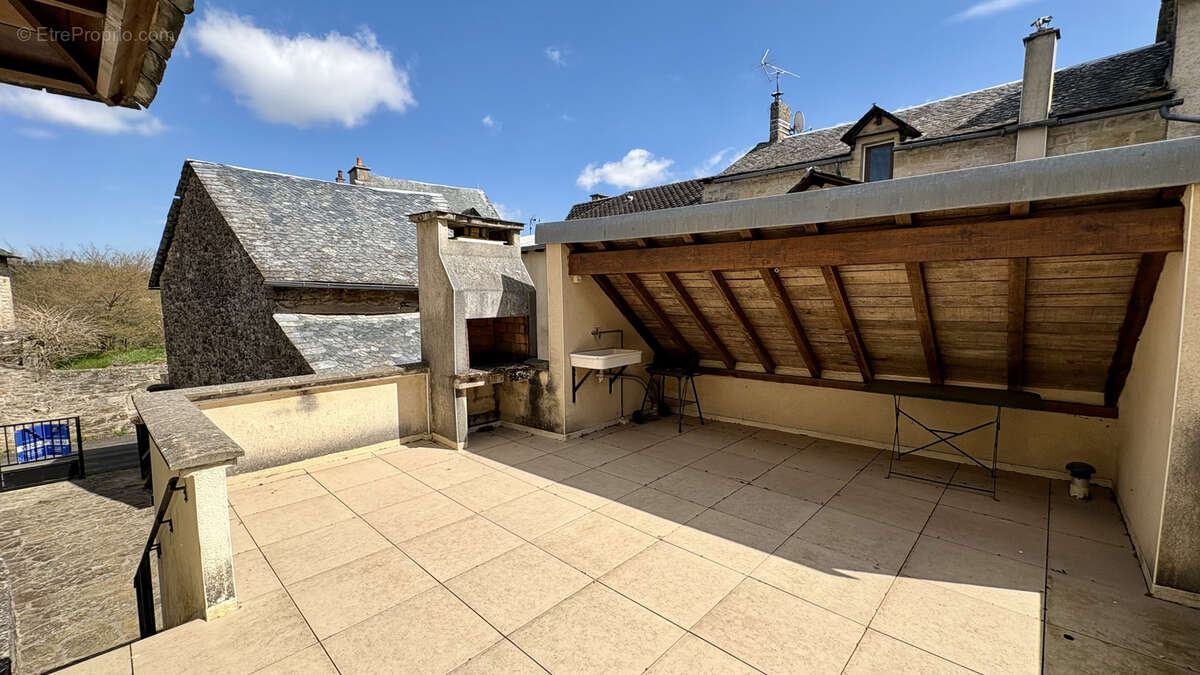 Maison à MONTROZIER