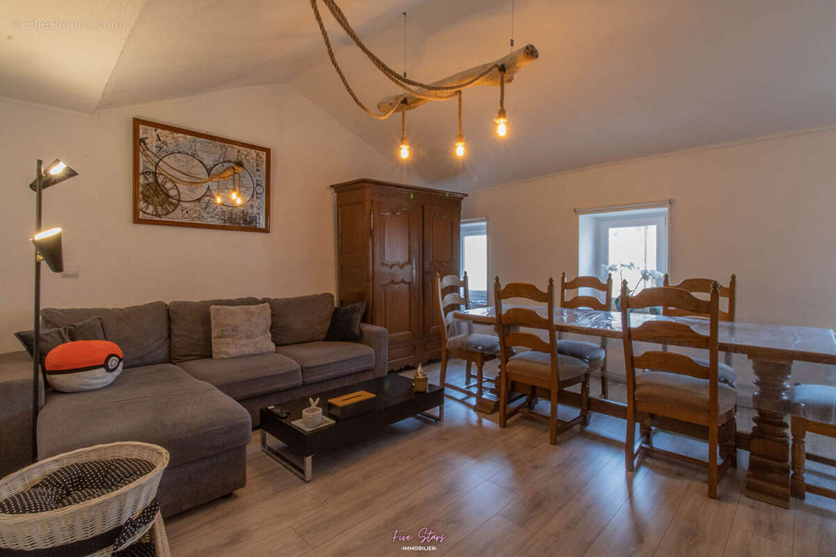 Appartement à VEZELISE