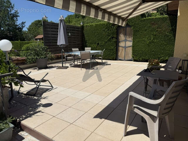 Moiré -Maison familiale avec piscine -vue exceptionnelle- - photo 6