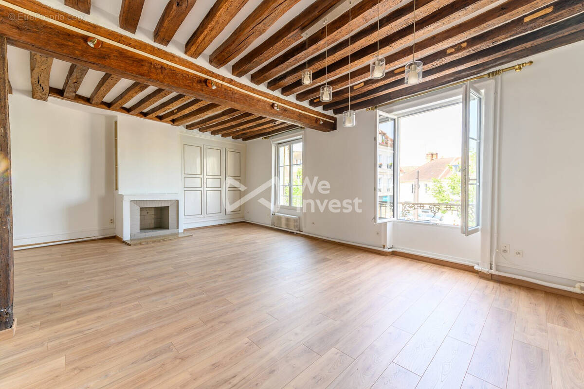 Appartement à CRECY-LA-CHAPELLE