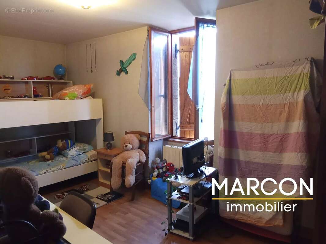 Maison 134 m² à Sainte-Feyre  - photo 10