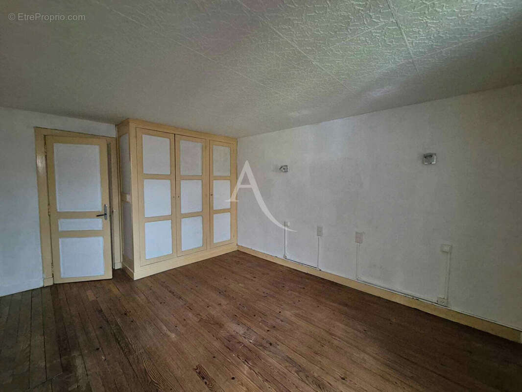 Maison à VILLENEUVE-DE-MARSAN