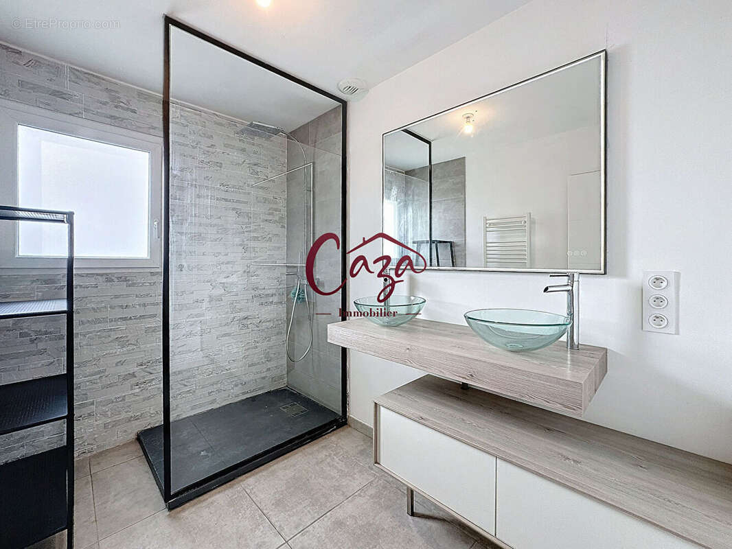 Maison à FARGUES-SAINT-HILAIRE