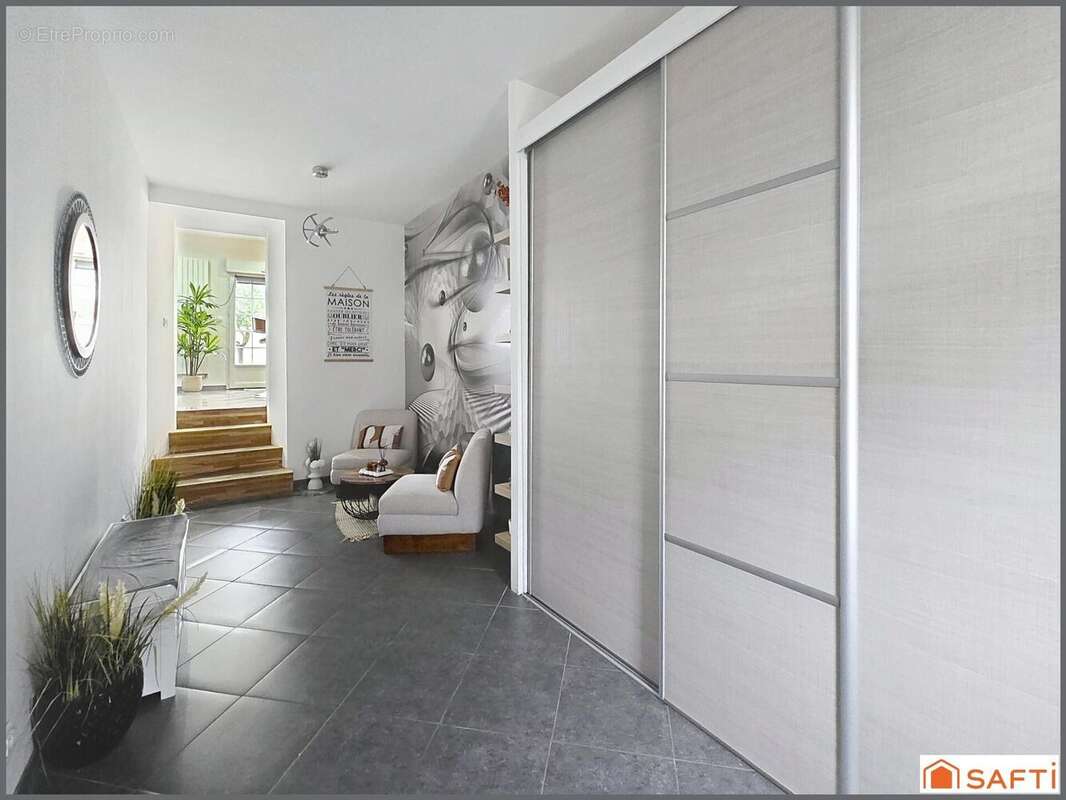 Photo 2 - Maison à MAZIERES-EN-MAUGES