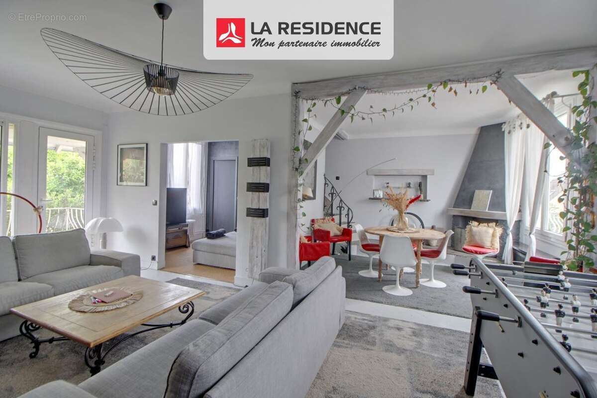 Maison à LES CLAYES-SOUS-BOIS