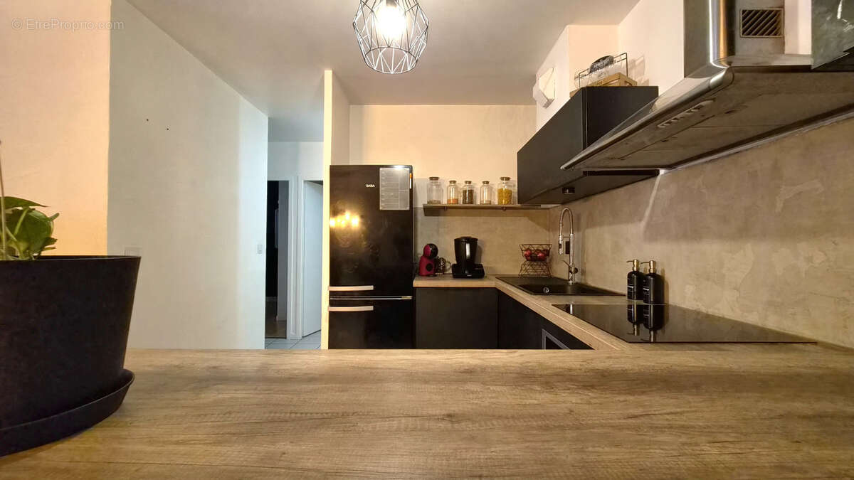Appartement  à vendre T3 de 85 m2   Ascenseur, centre-ville et caves à Romans-sur-Isère - photo 4