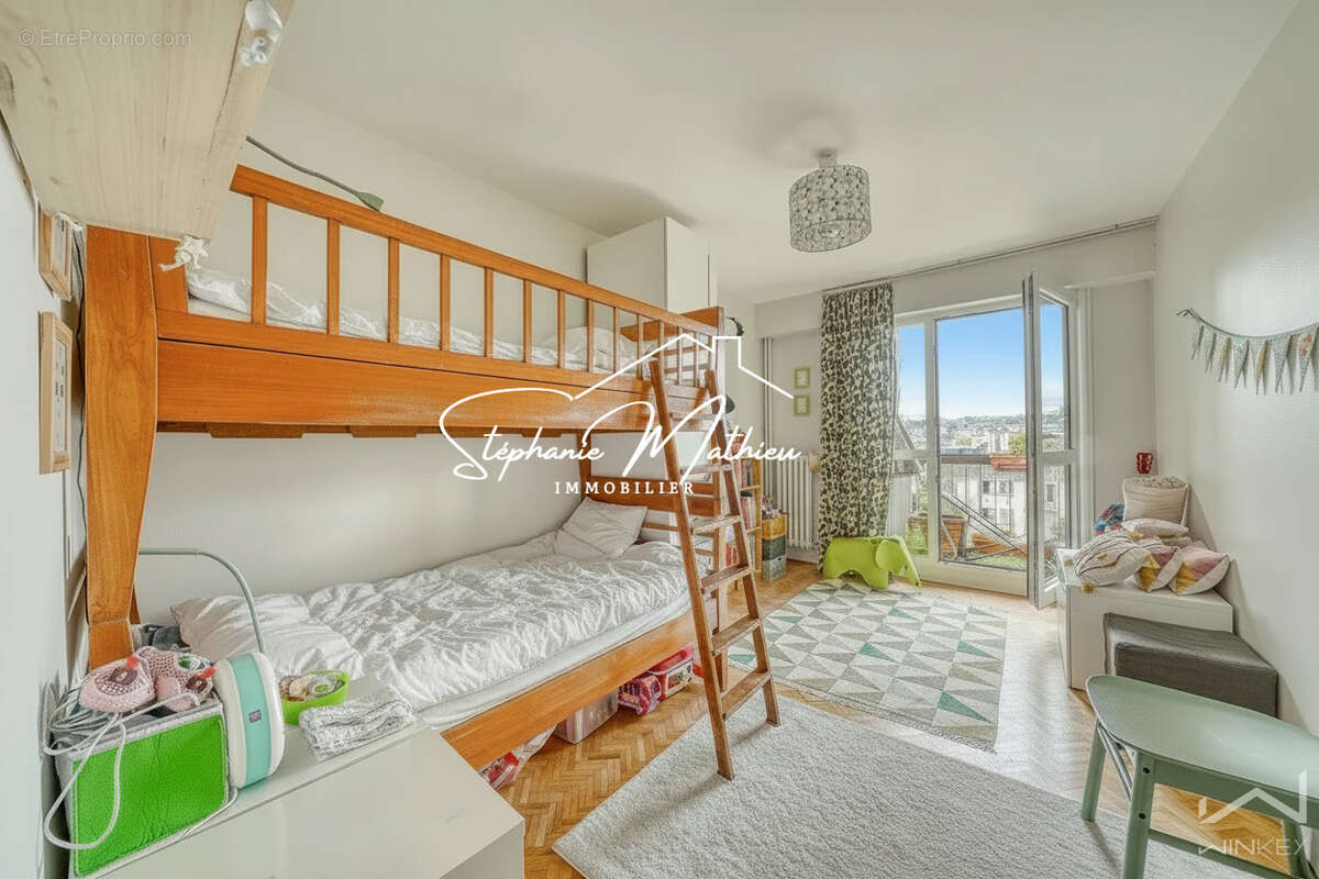 EXCLUSIVITE - Rueil Triangle d’Or   4 pièces, 5e étage, balcons, jolie vue, parking en sous-sol + cave - photo 7