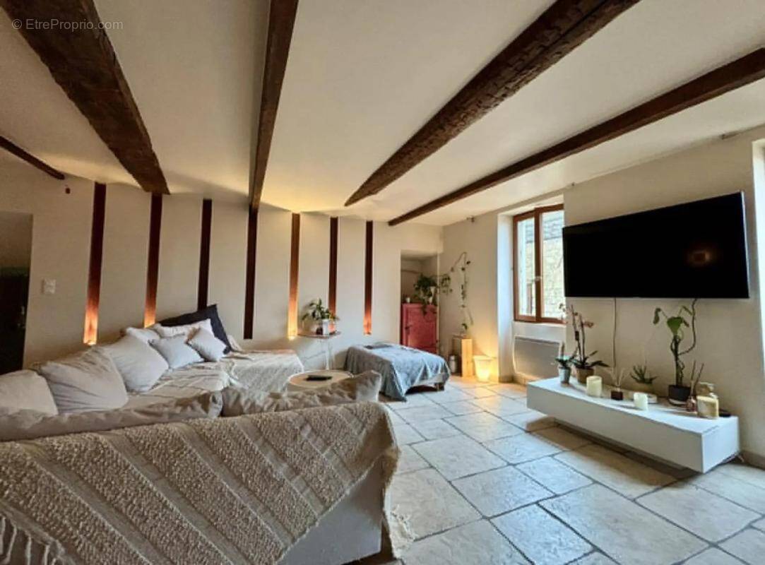 Appartement à PEILLE