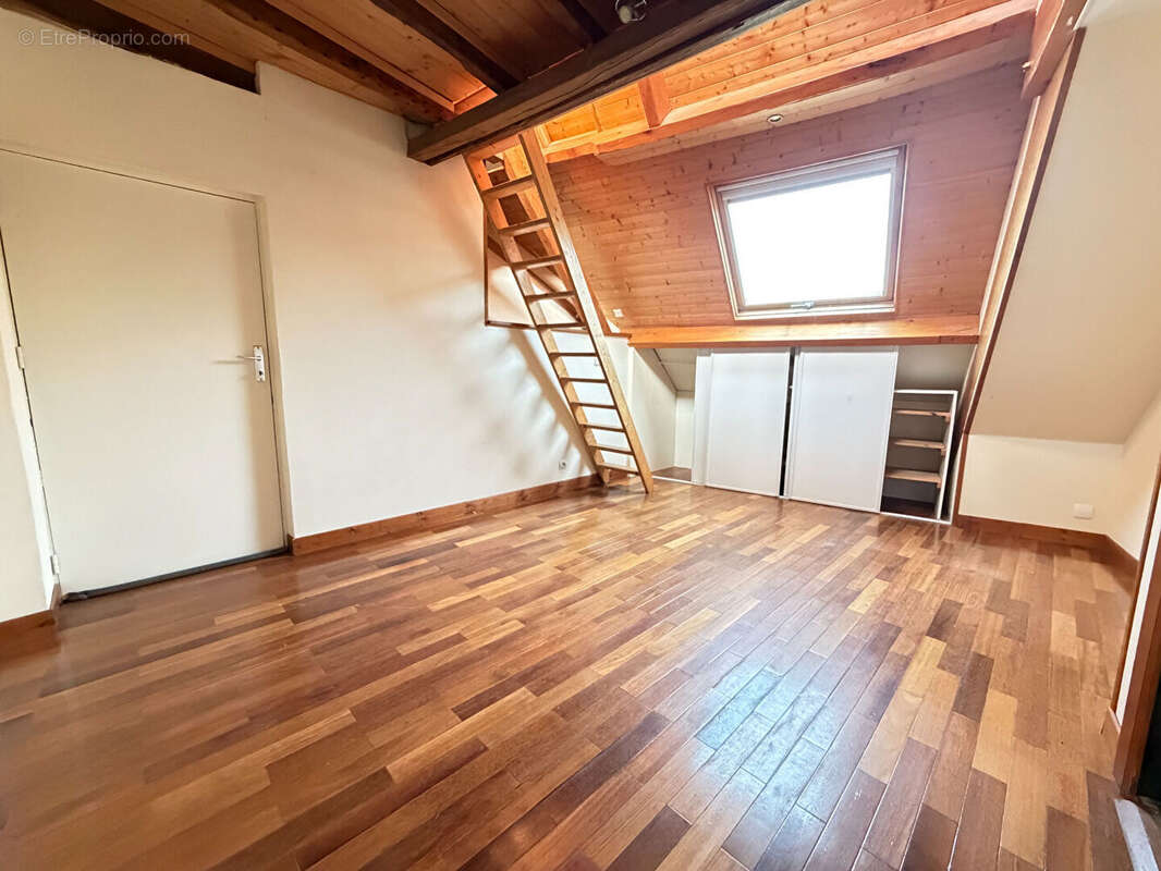 Appartement à LINAS