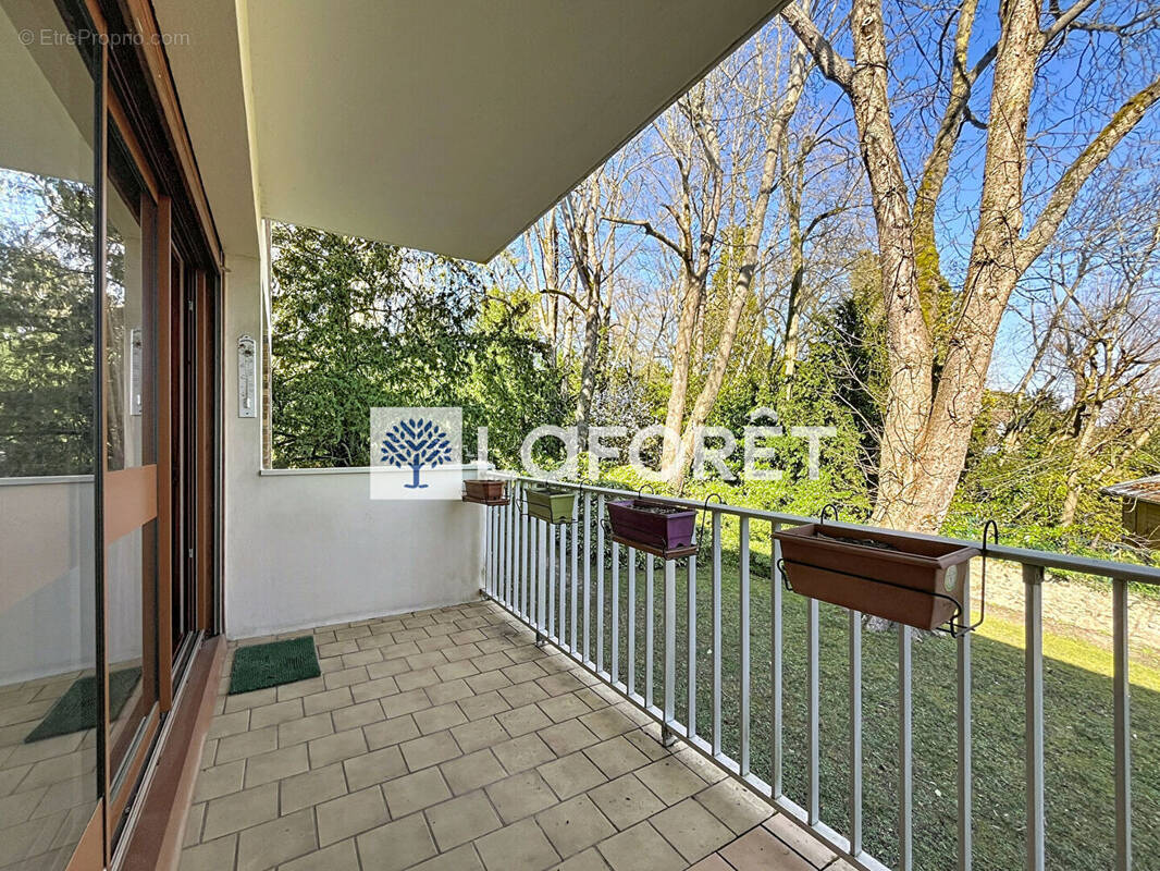 Appartement à L'ETANG-LA-VILLE