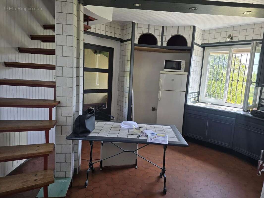 Maison à LE BREUIL-SUR-COUZE