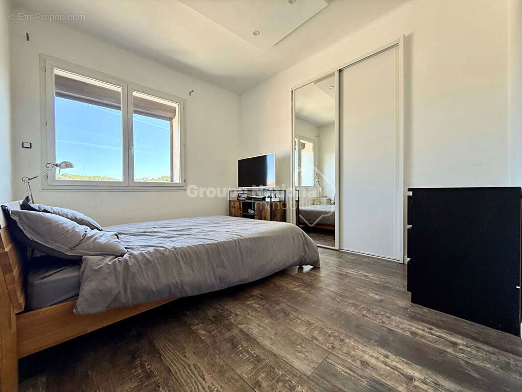 Appartement à LE ROVE