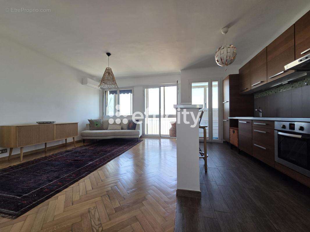 Appartement à MARSEILLE-10E