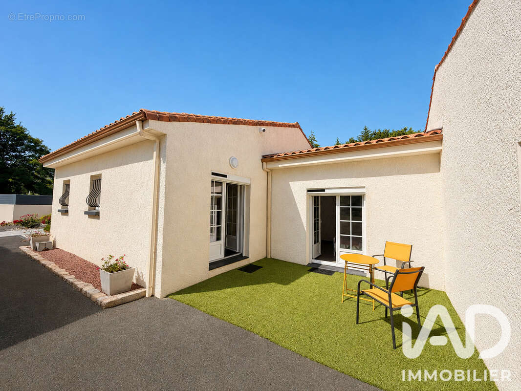 Maison 145 m² à Grosbreuil  - photo 6