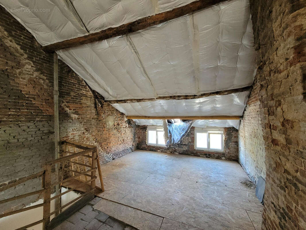 Maison à AVESNES-SUR-HELPE