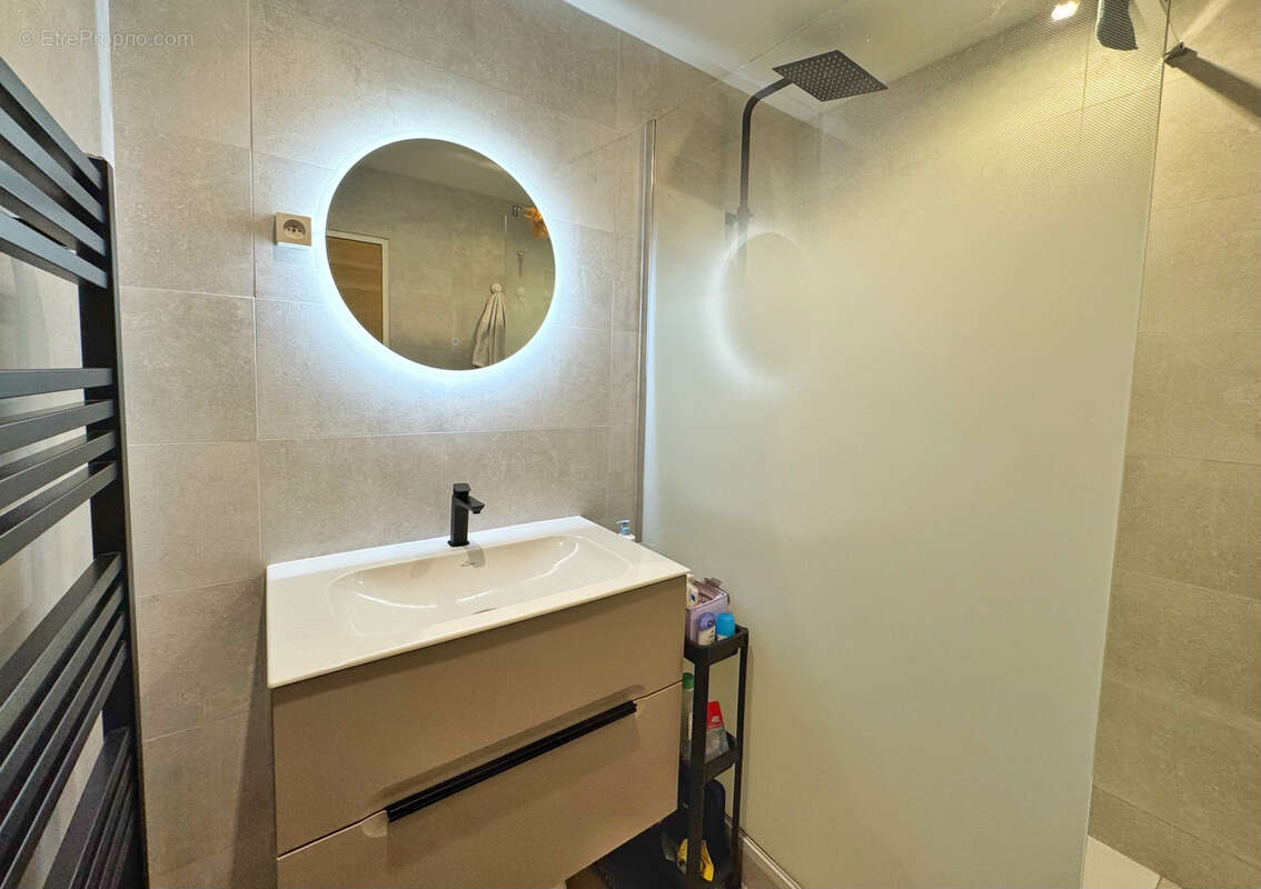 Appartement à LA MULATIERE