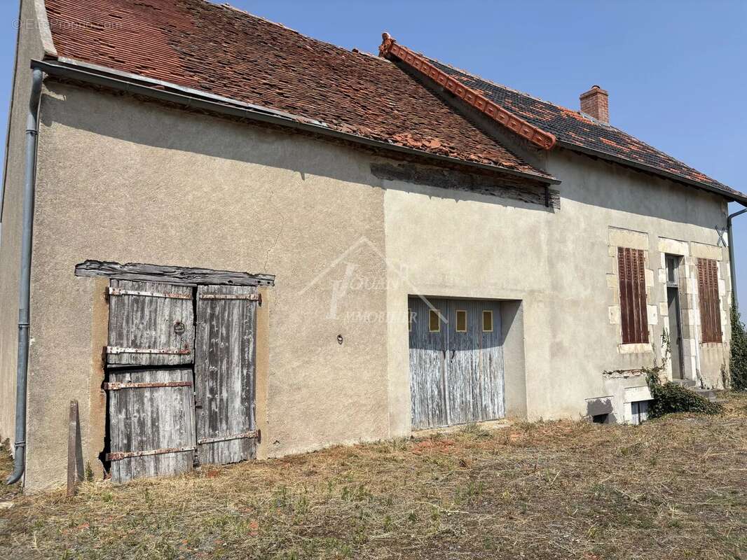 Corps de ferme à rénover avec 14710 m² de terrain - photo 10