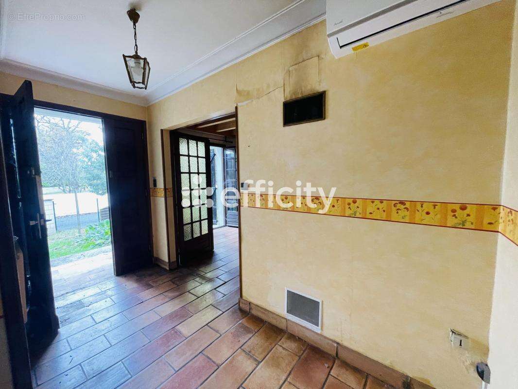 Maison à BEYCHAC-ET-CAILLAU