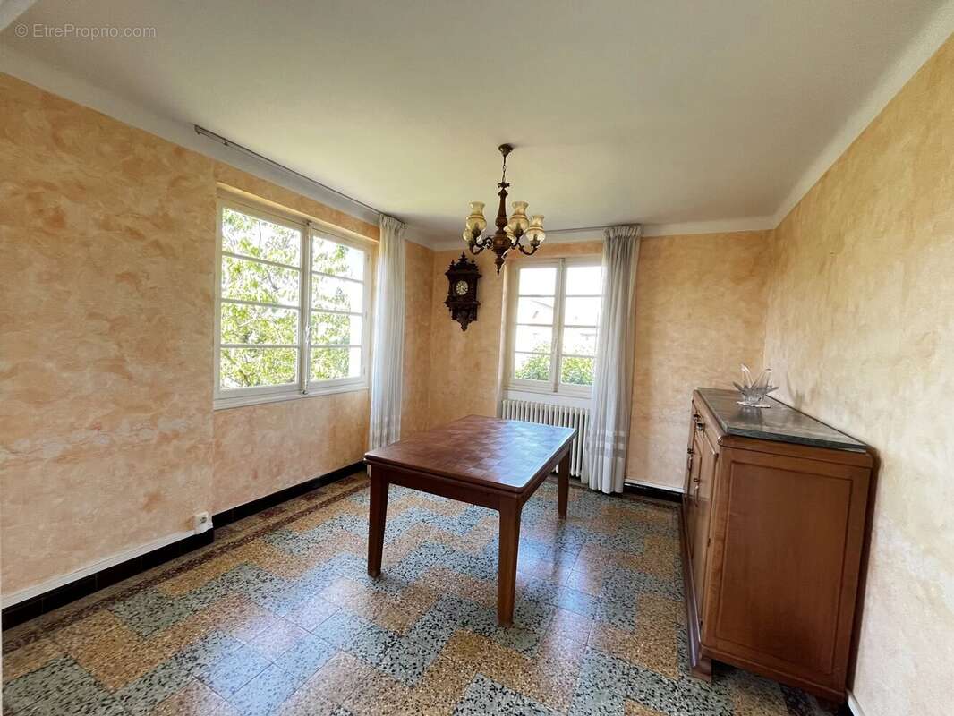 Maison à ANNOISIN-CHATELANS