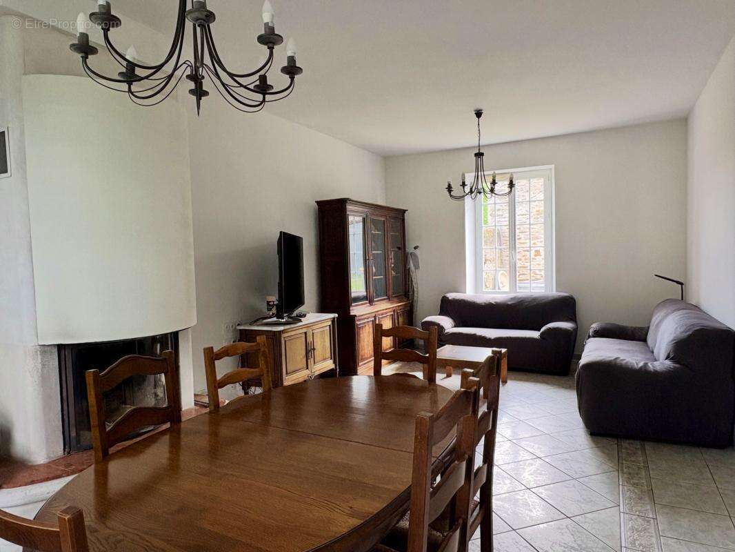 Maison à EGUZON-CHANTOME