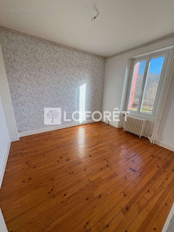 Maison à RIOM-ES-MONTAGNES