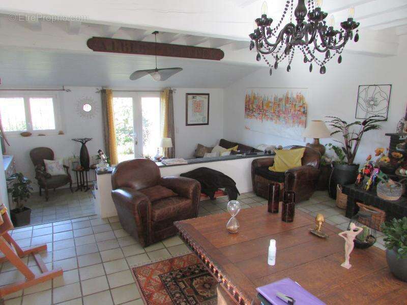 Maison à DAMPIERRE-SUR-AVRE