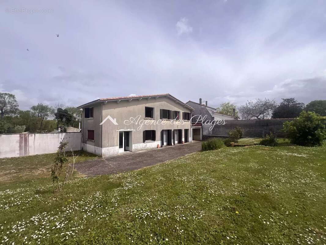 Maison à MESCHERS-SUR-GIRONDE