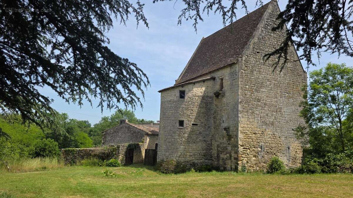 Maison 200 m² à Romagne  - photo 3