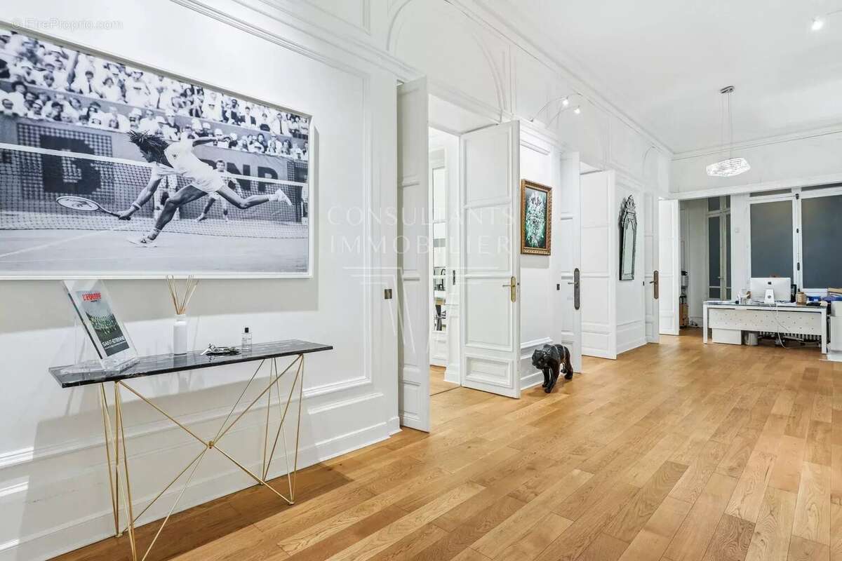 Appartement à PARIS-17E