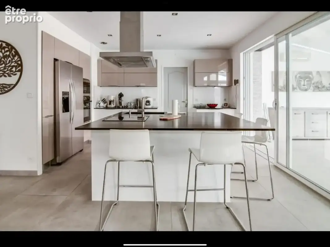 Côté Gigean : maison de plain-pied avec 4 chambres, piscine et garage. - photo 5
