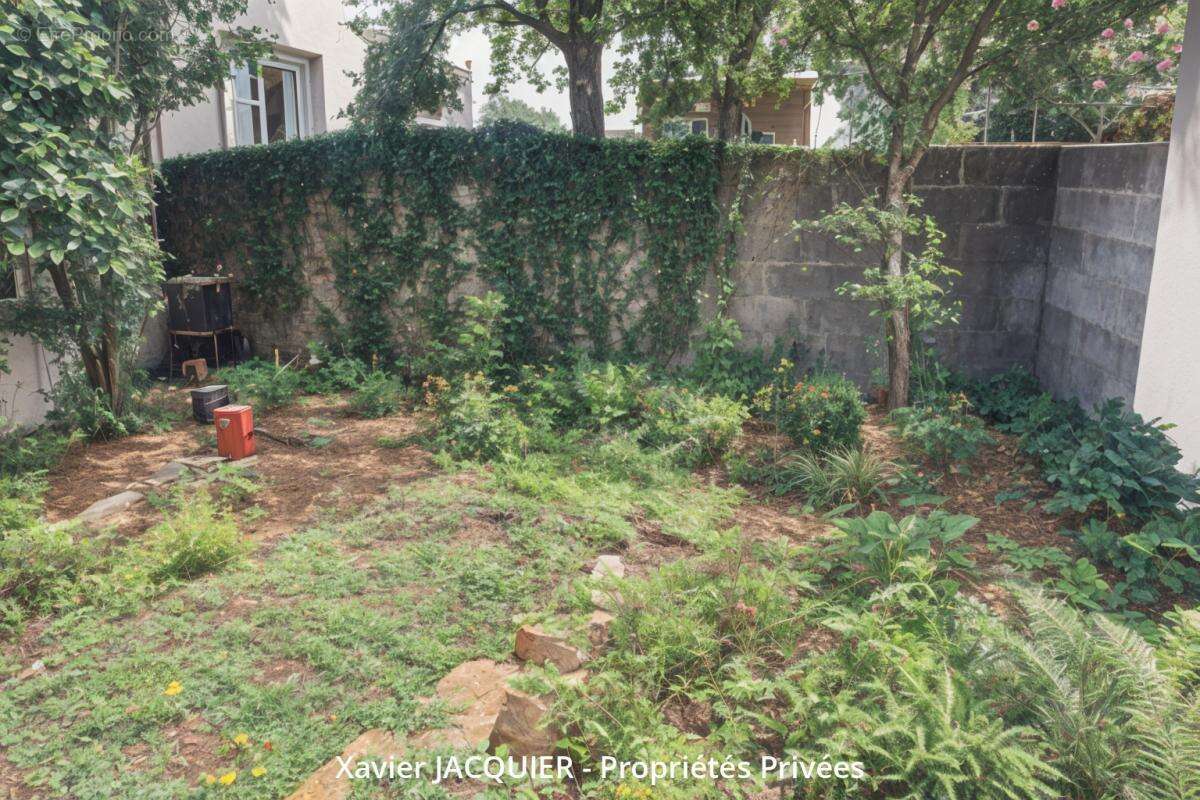 Maison à SAINTE-LUCE-SUR-LOIRE