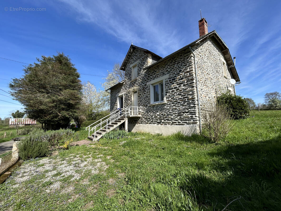 Maison à SAINT-JAL