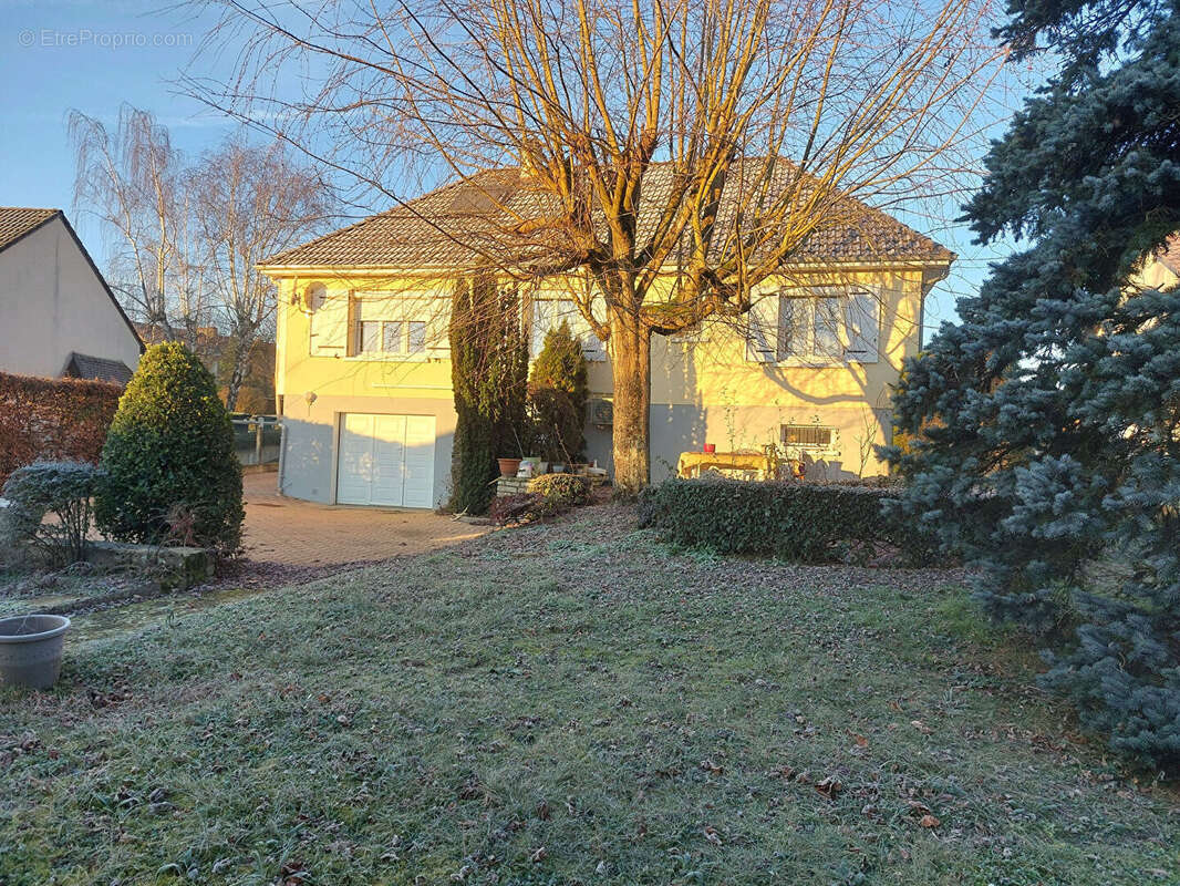 Maison à SAINT-DOULCHARD
