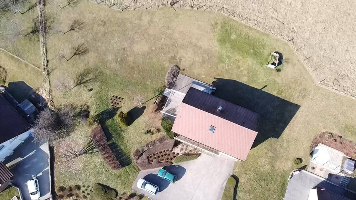 Maison à CHAMPAGNOLE