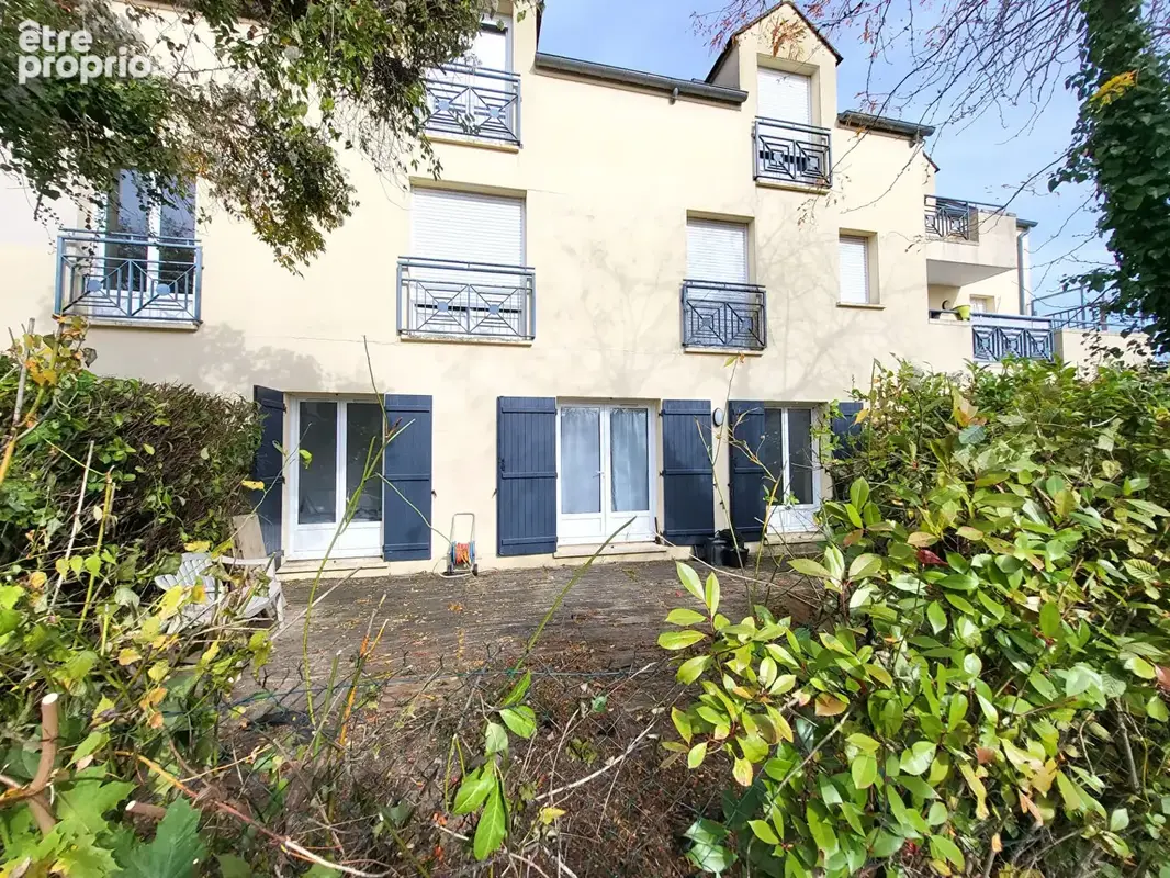 Appartement à NEAUPHLE-LE-CHATEAU