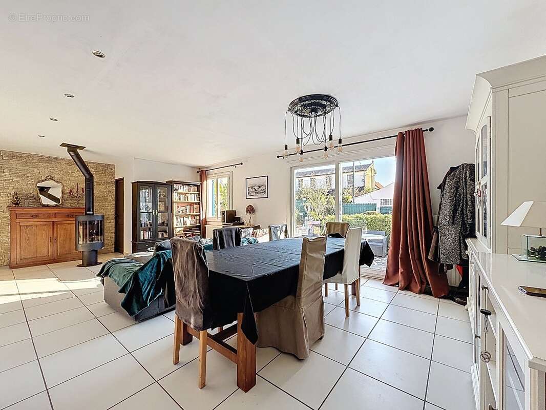 Maison à L'HAY-LES-ROSES