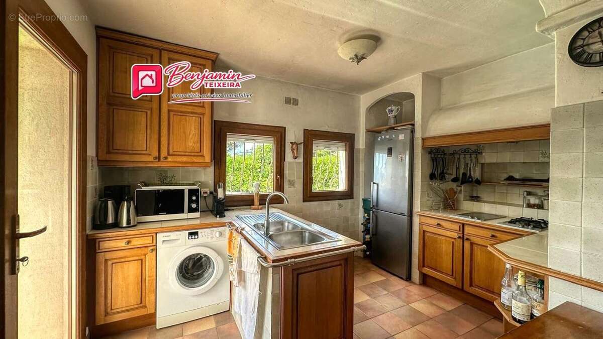 Villa Sainte Maxime 6 pièce(s) 117 m2 - Garage 27m² - Vue mer - piscine - photo 10