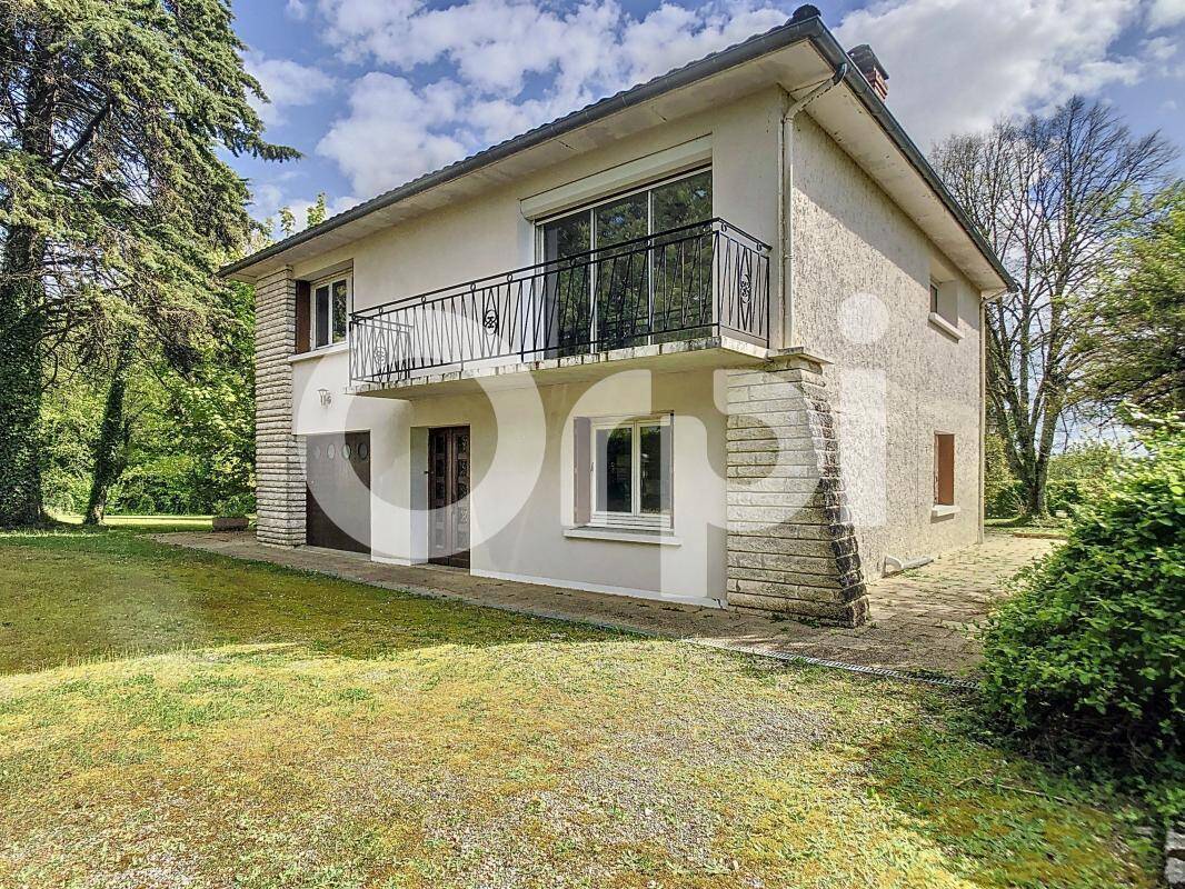 Maison à CHAMPCEVINEL