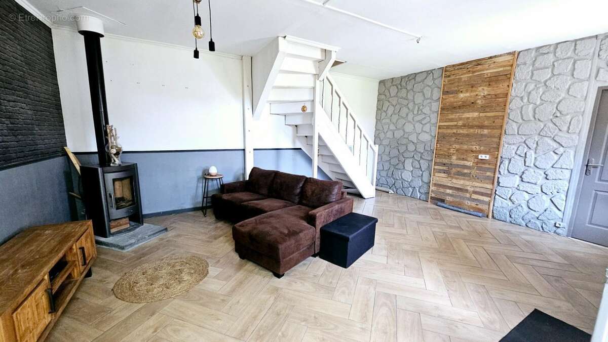 Maison 4 pièces / 74 m² / 105 000 EUR / SUZANNE - photo 3