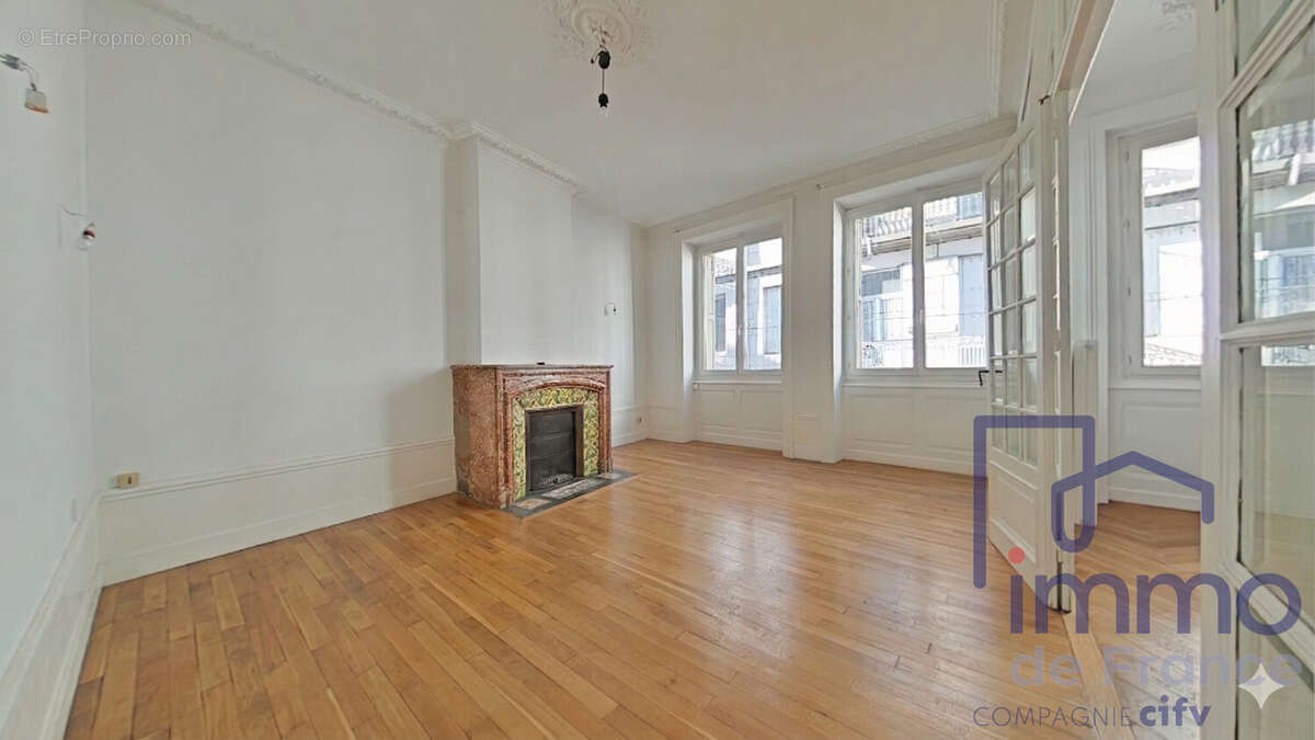 Appartement à SAINT-ETIENNE